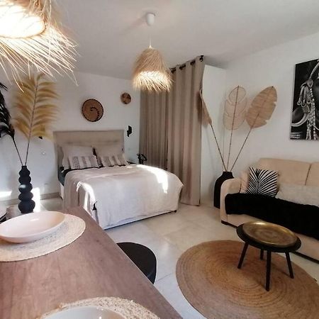 Апартаменти Superbe Studio Ethnique Єр Екстер'єр фото